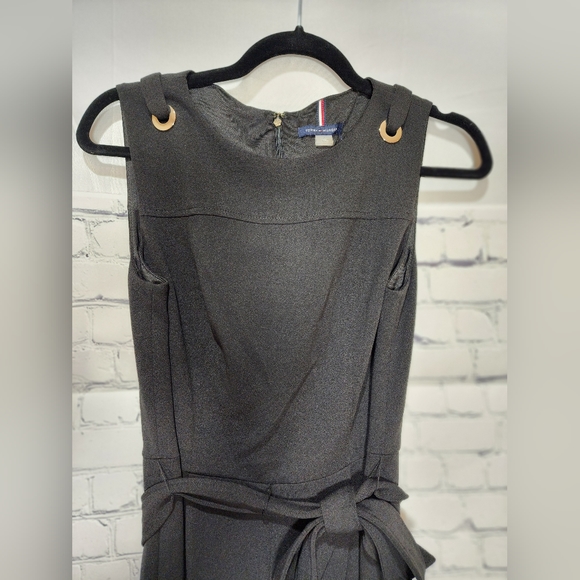 Tommy Hilfiger Women's sleeveless Tie Waist, Solid slim jumpsuit, Black, Size 8 - Picture 6 of 9